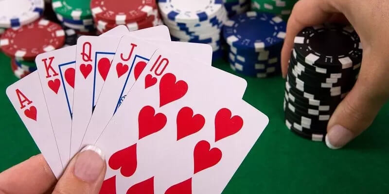 Sảnh Rồng - bộ bài Poker có giá trị cao nhất